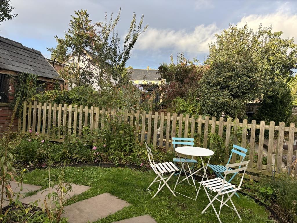 Property photo 2 of 8 Garden View