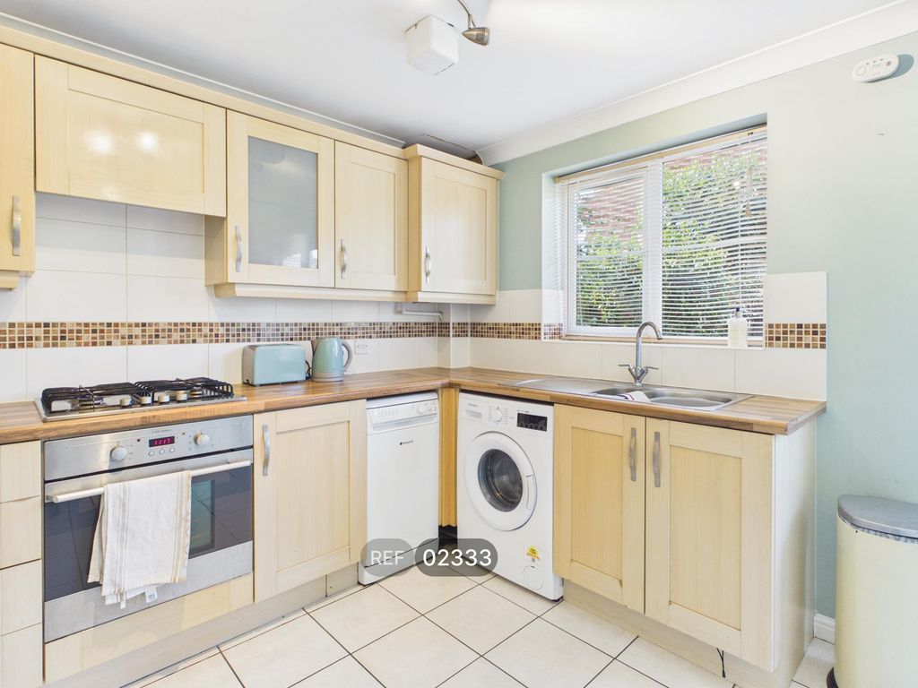Property photo 2 of 25 Kitchen