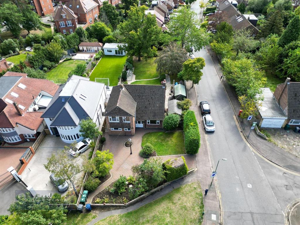 Property photo 1 of 30