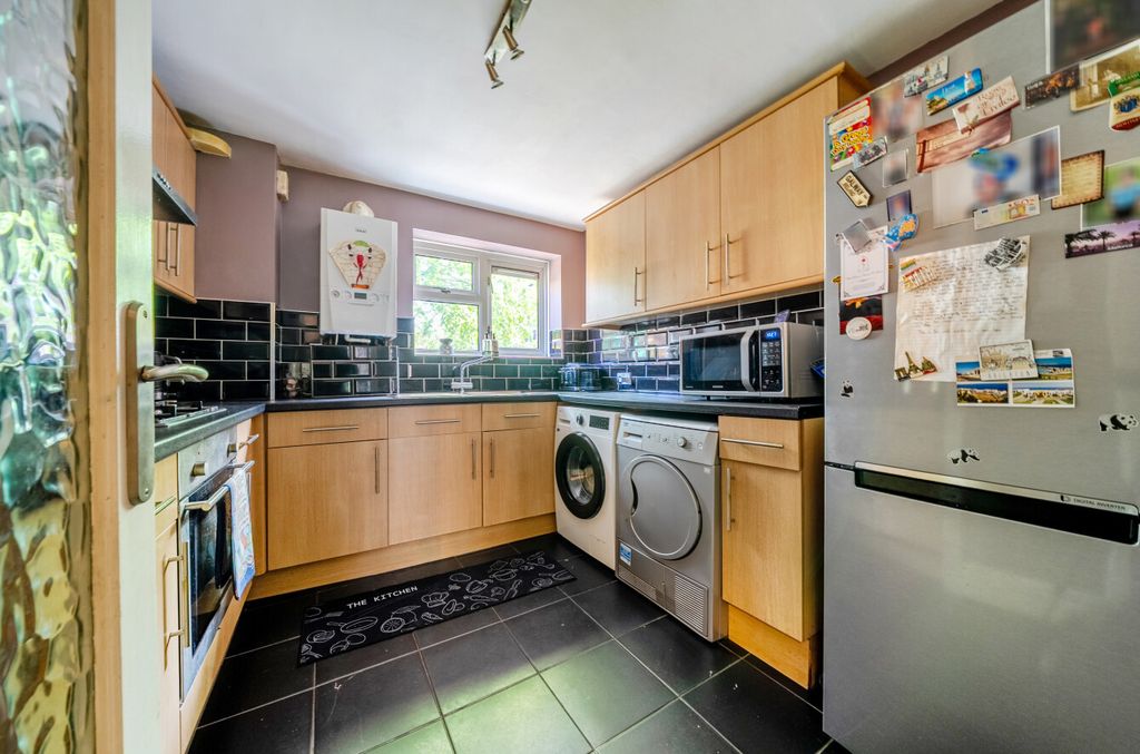 Property photo 2 of 14 1454232-10-69F232...