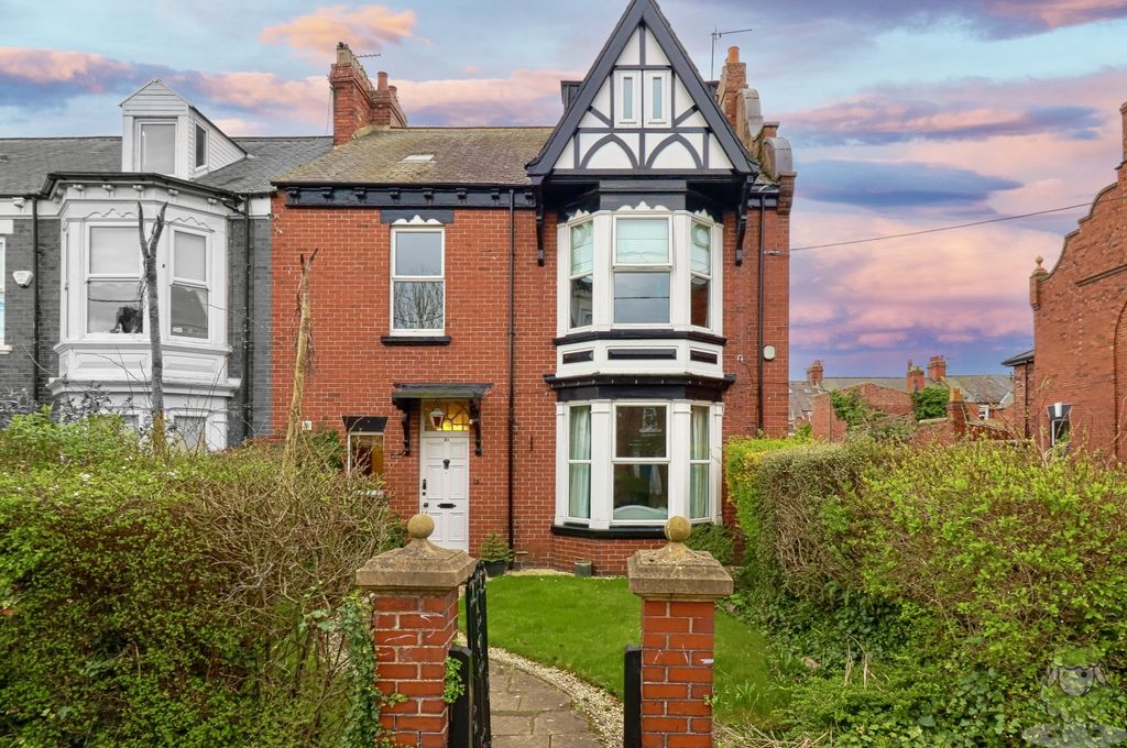 Property photo 1 of 25