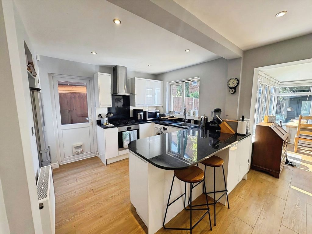 Property photo 3 of 12 Pbox-Img.Jpg