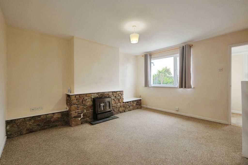 Property photo 2 of 10 Pbox-Img.Jpg