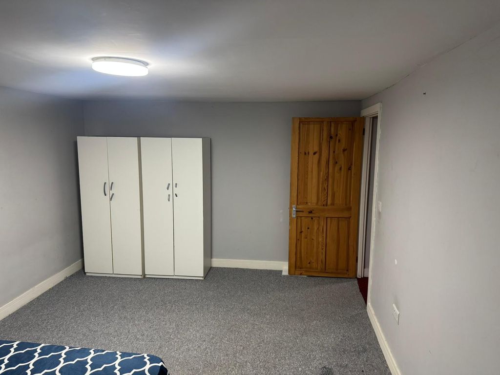 Property photo 3 of 12 Gallery