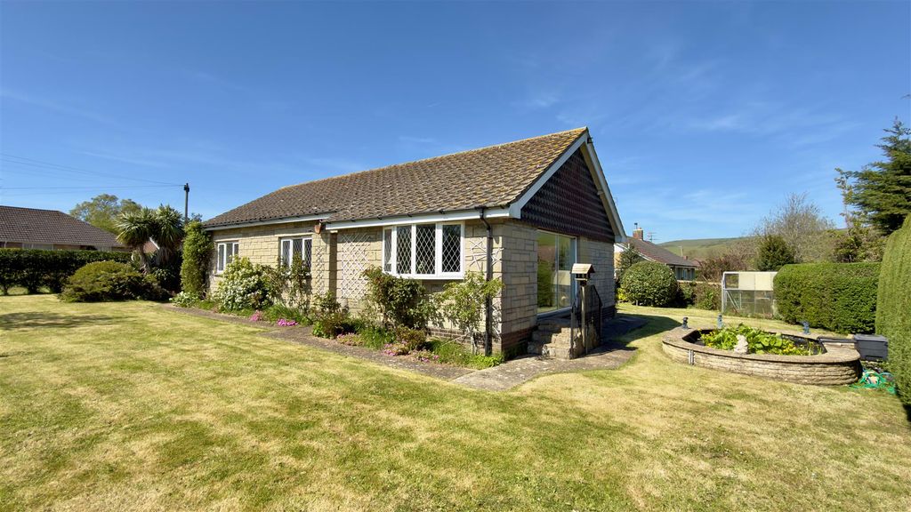 Property photo 1 of 31 Front.Jpg