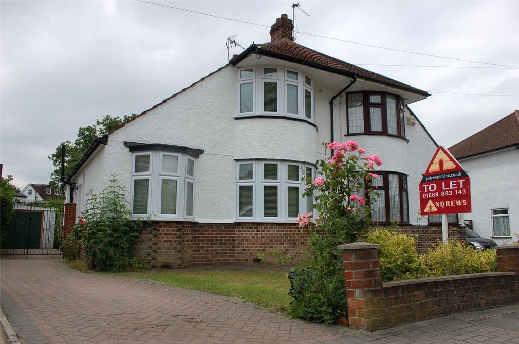 Property photo 1 of 8 Allington Road