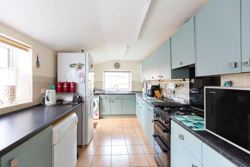 Property photo 2 of 15 Picture No. 12