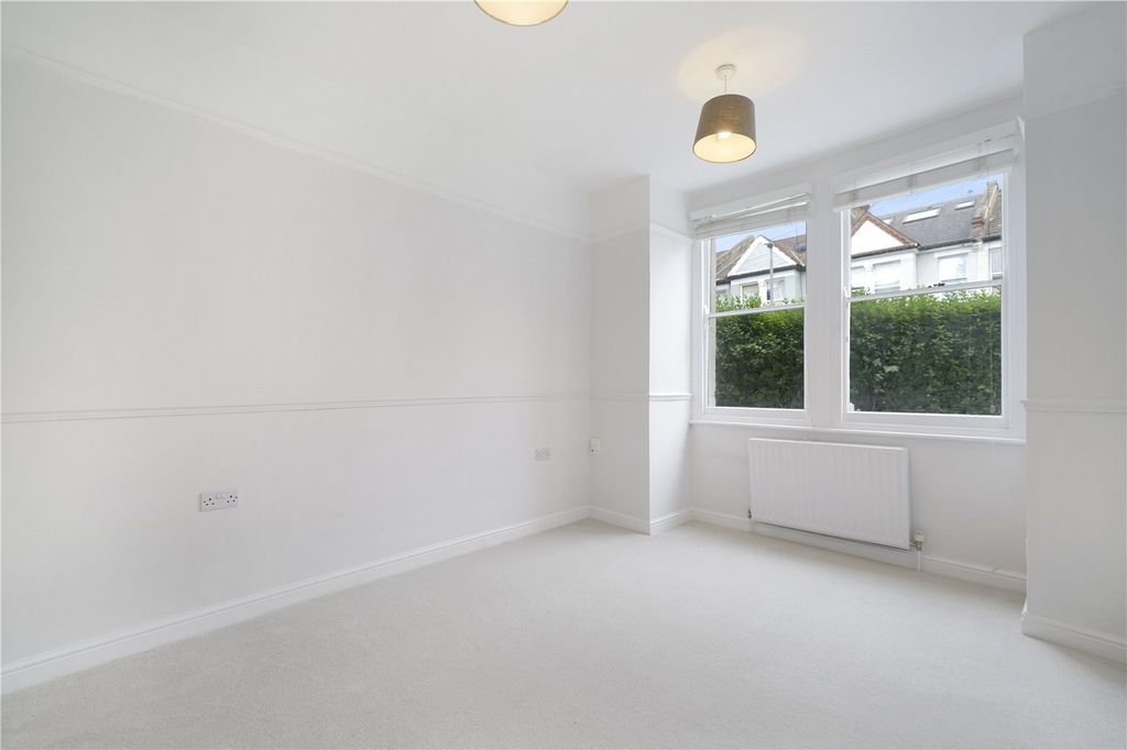 Property photo 2 of 12 Picture No. 16