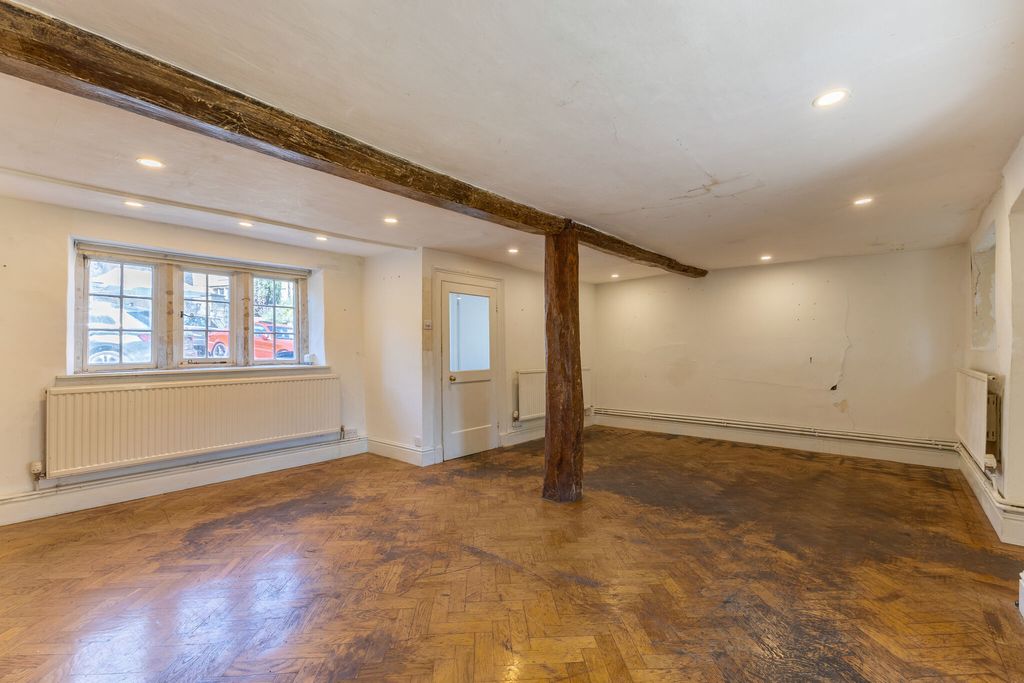 Property photo 3 of 19 Sitting Room