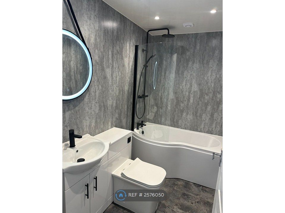 Property photo 1 of 6 Bathroom