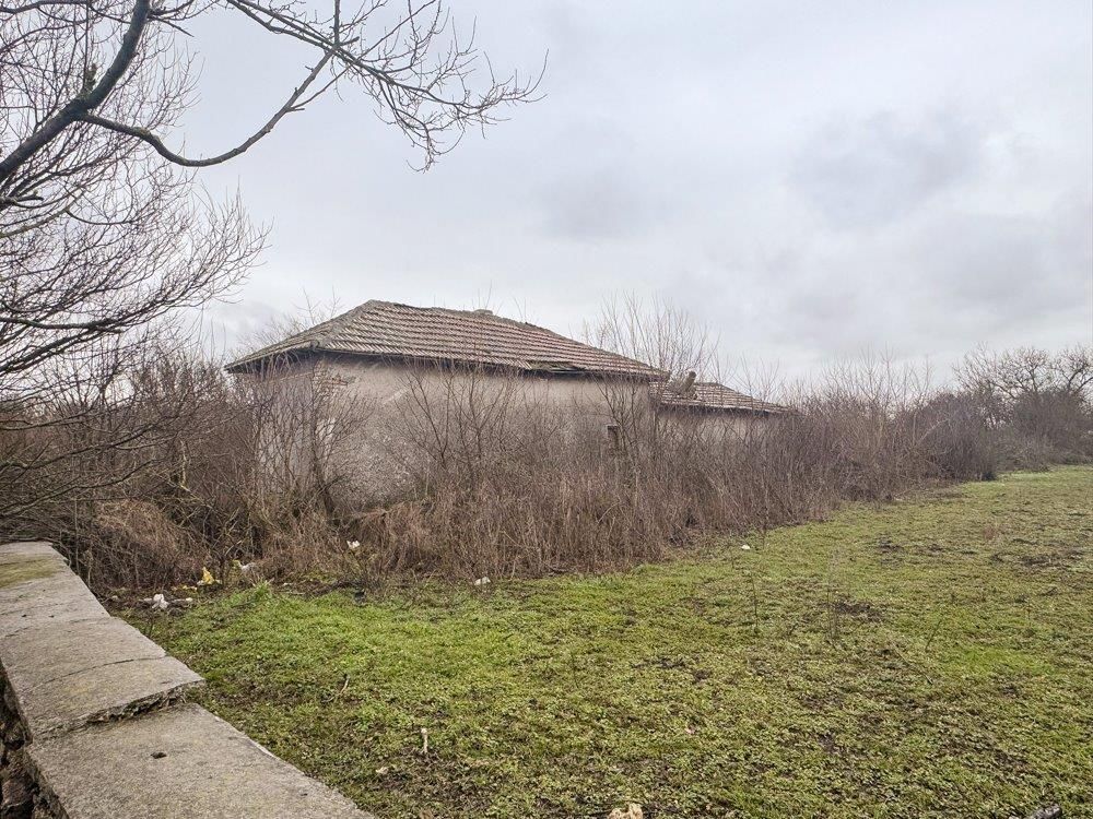 Property photo 1 of 8