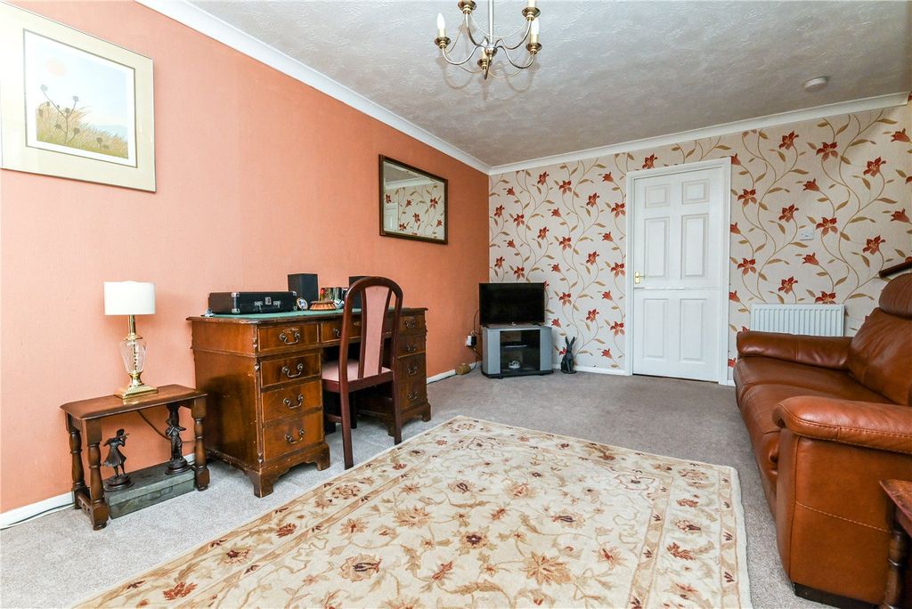 Property photo 3 of 15 Picture No. 18