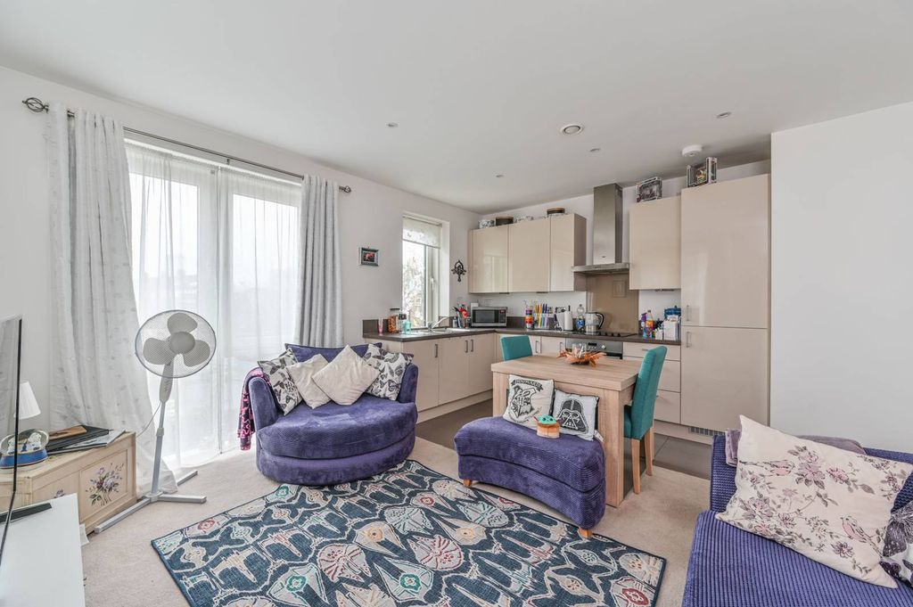 Property photo 1 of 6