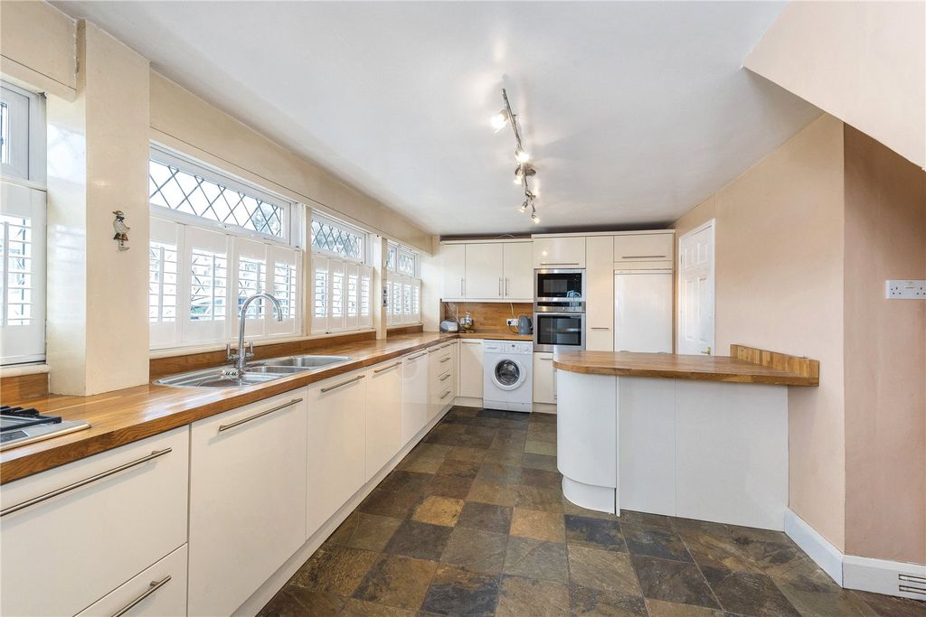 Property photo 2 of 18 Picture No. 03
