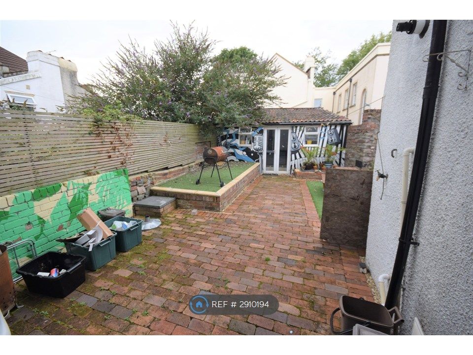 Property photo 2 of 6