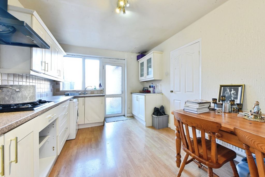 Property photo 3 of 12 Photo