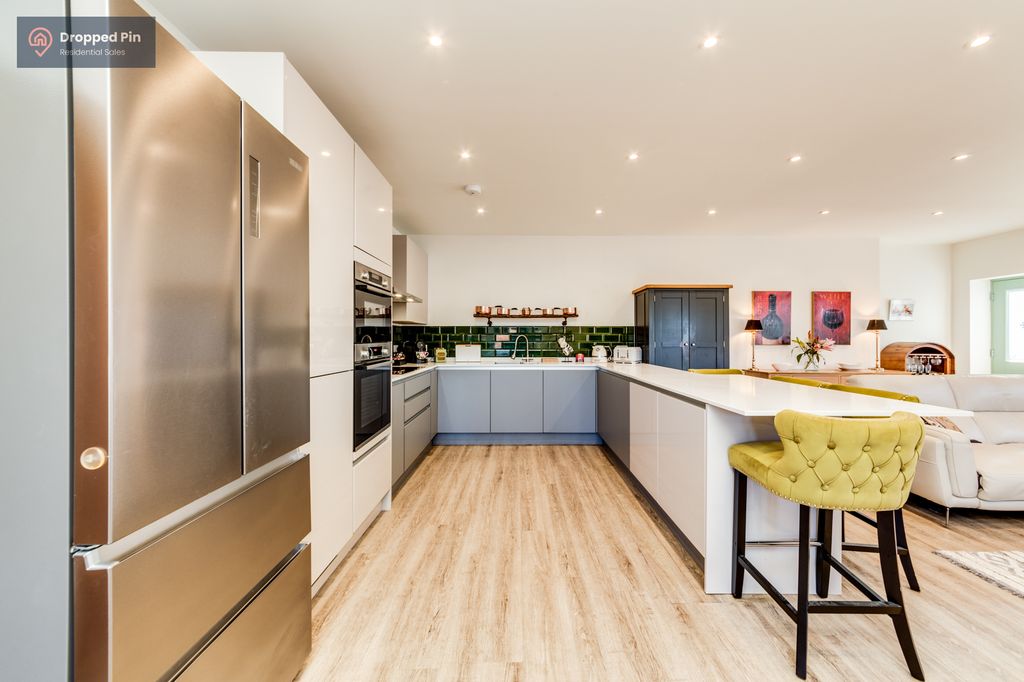 Property photo 3 of 22