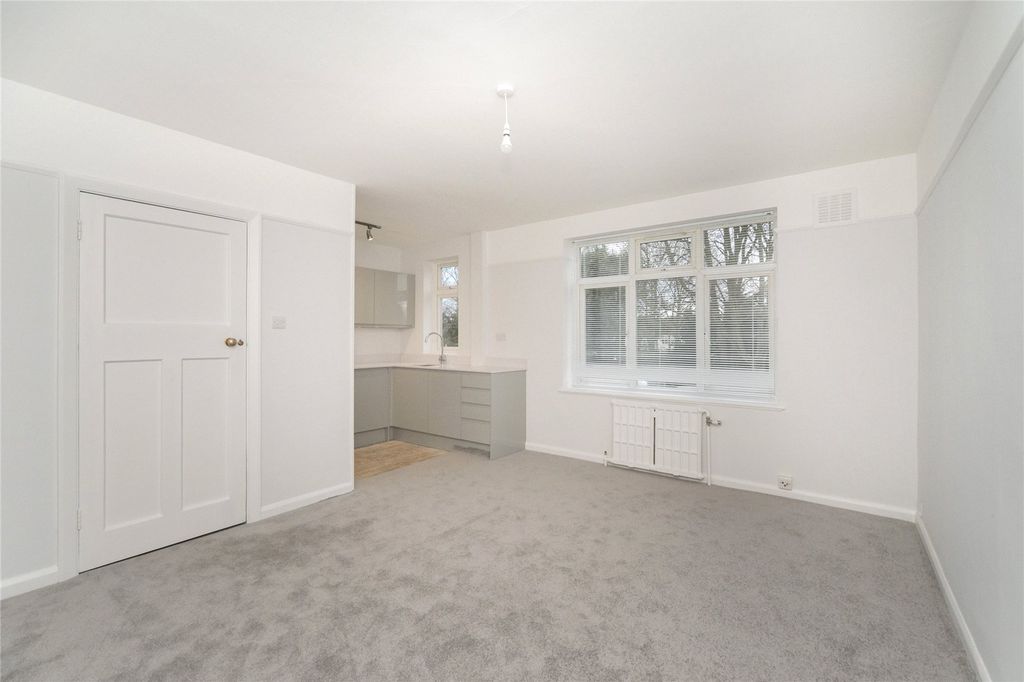 Property photo 2 of 7 Picture No. 30