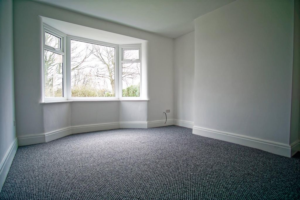 Property photo 3 of 12 Reception