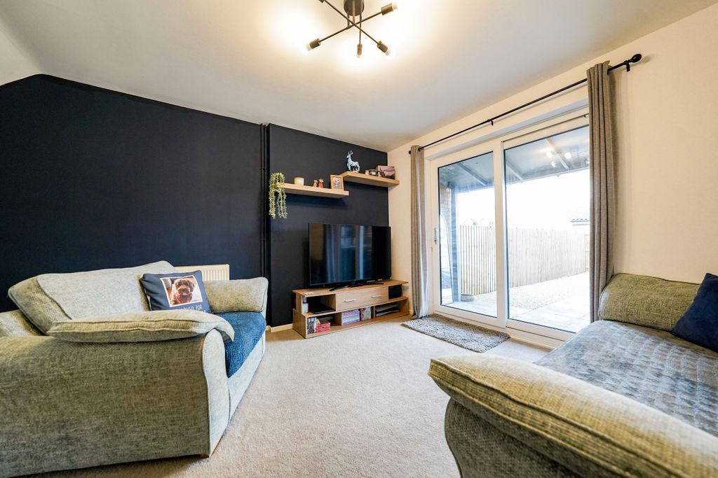 Property photo 3 of 16 Dsc04357