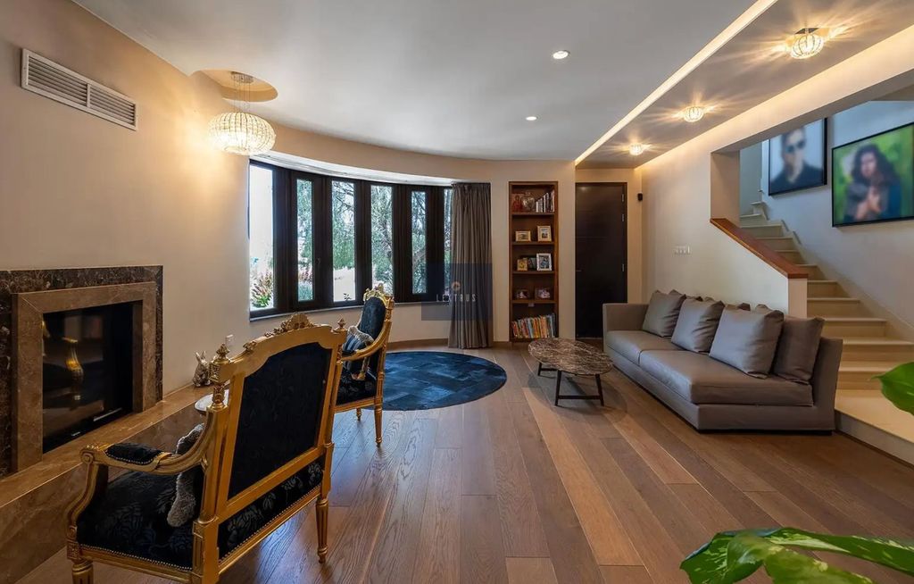 Property photo 3 of 14