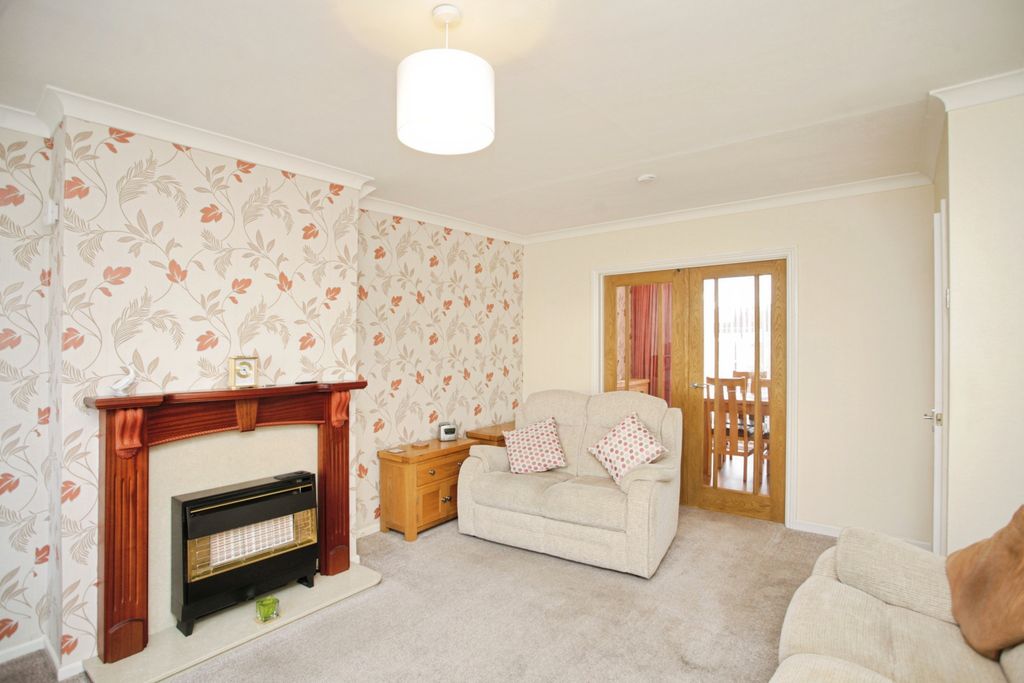 Property photo 3 of 15 Lounge/Dining Room