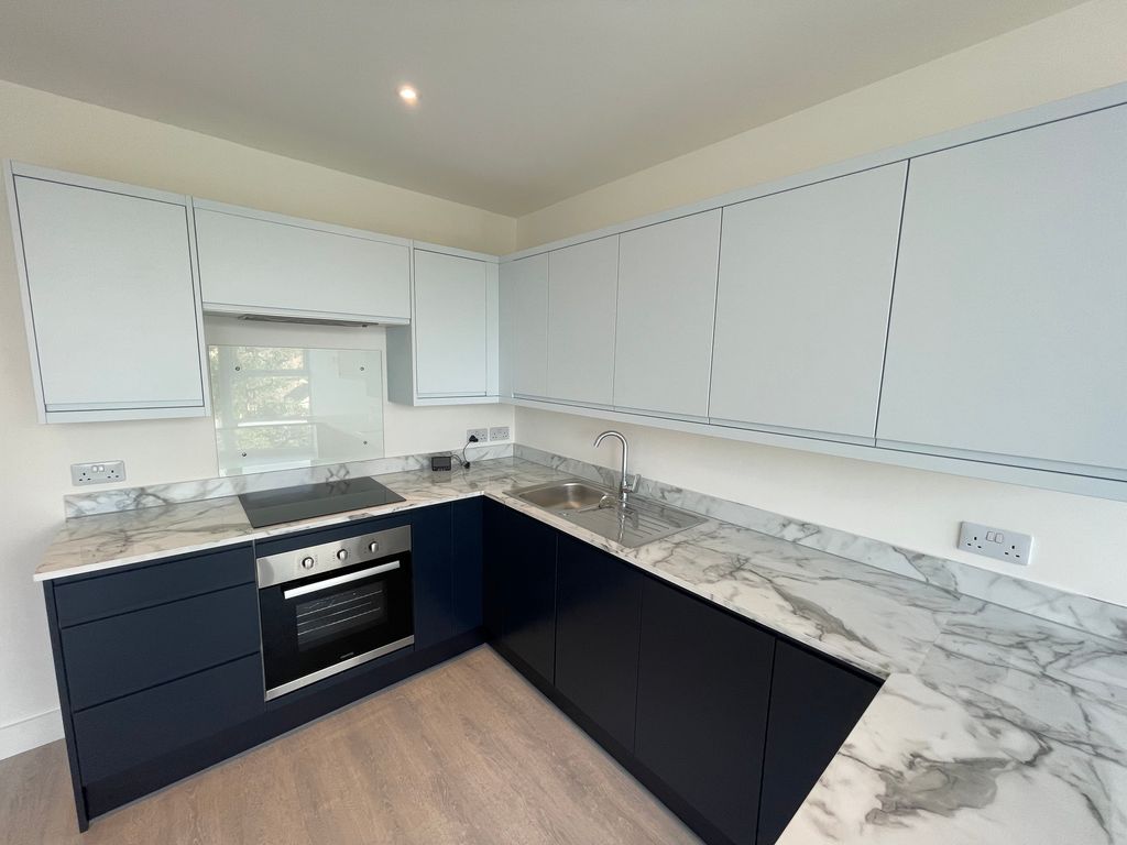 Property photo 3 of 7 Kitchen