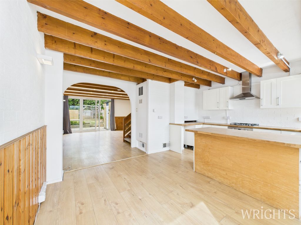 Property photo 3 of 16 Cam02796G0-Pr0415-Still007