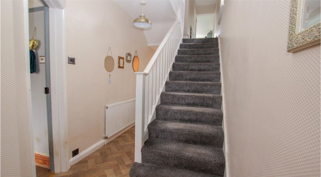 Property photo 2 of 21 Picture No. 27