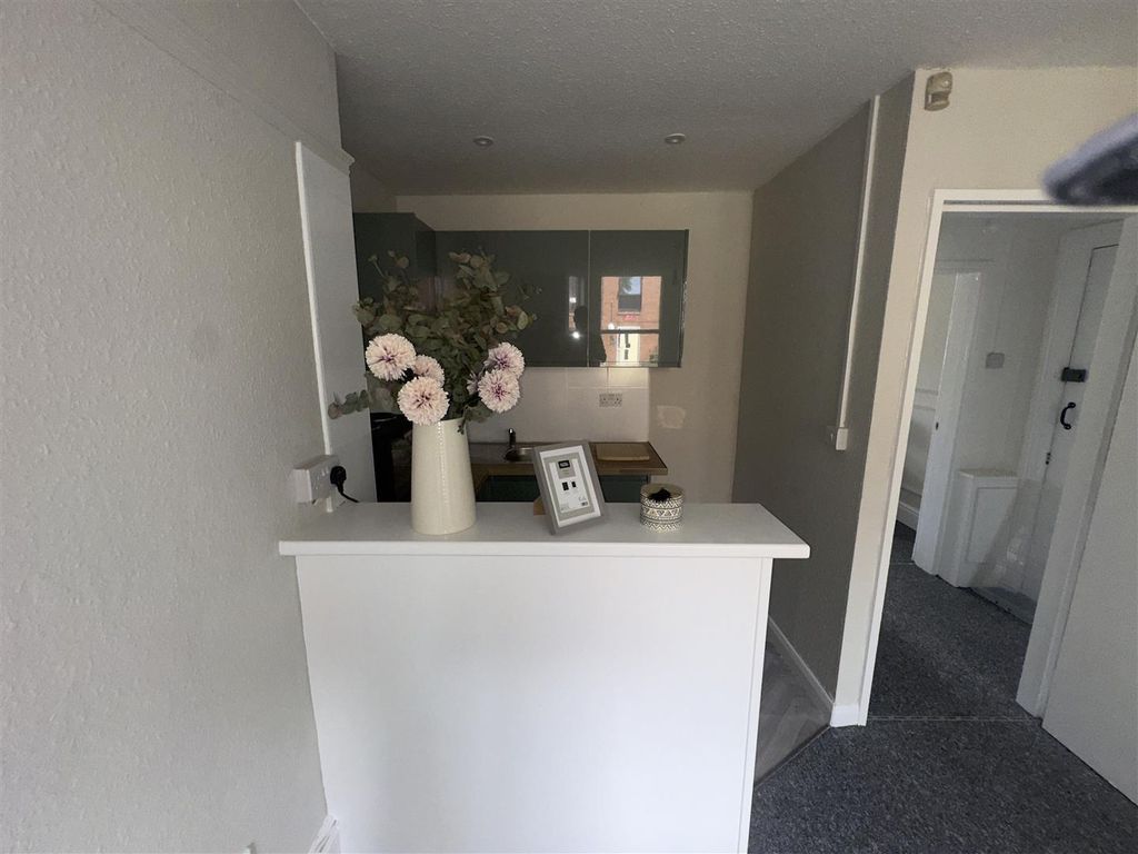 Property photo 2 of 9 Xa0Qbeudwukdprfdj1-1Wq.Jpg