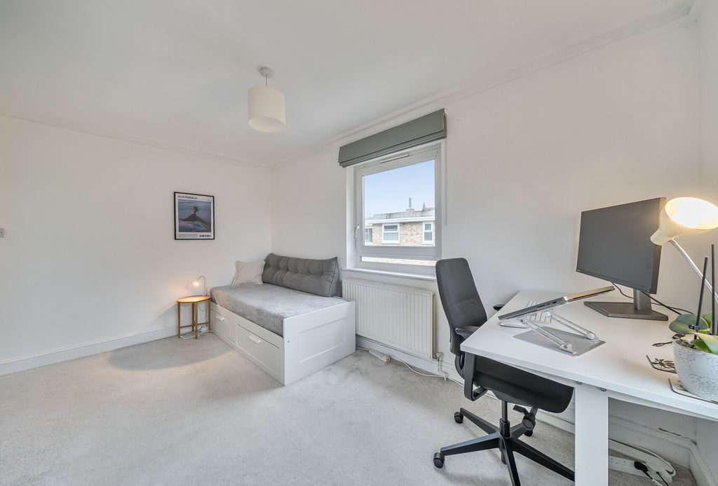 Property photo 1 of 11 1365742-8-68E927F...