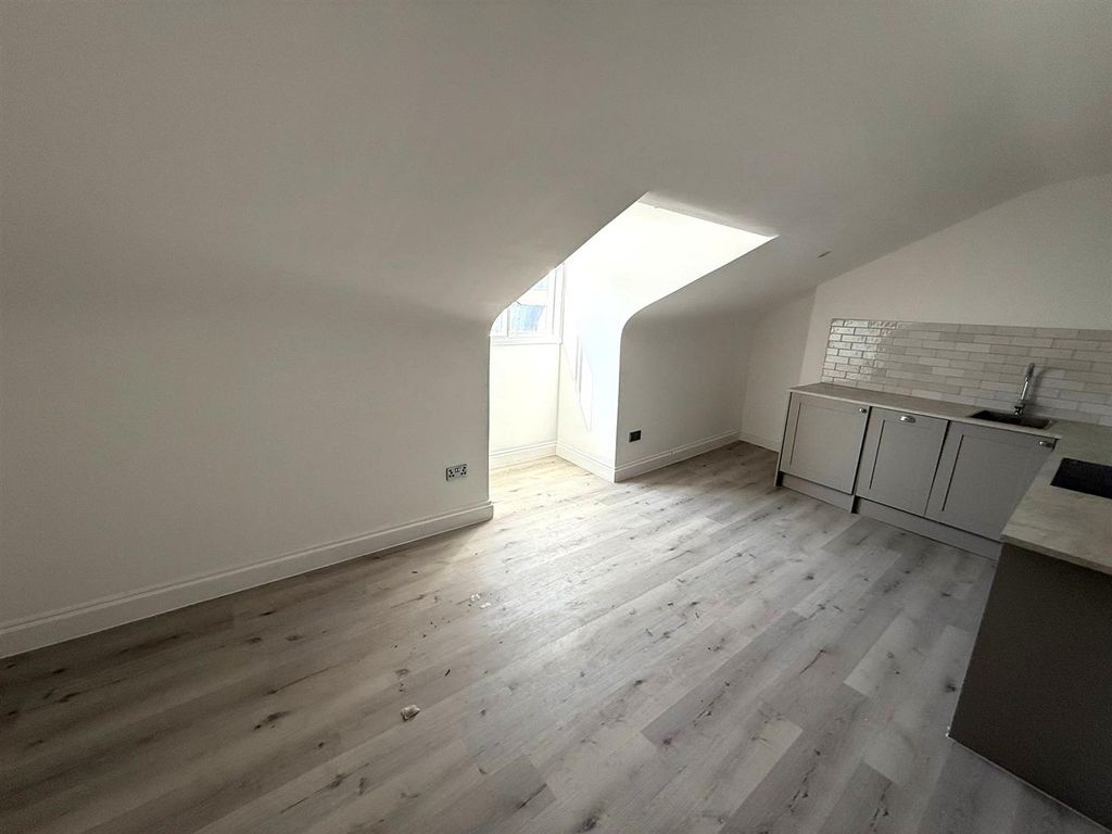 Property photo 2 of 7 Open Plan Living Room