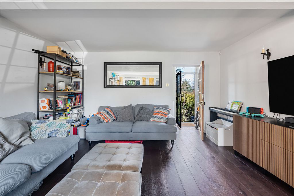 Property photo 2 of 22