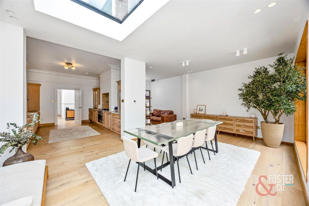 Property photo 3 of 27 Vallance Road, 21_019.Jpg