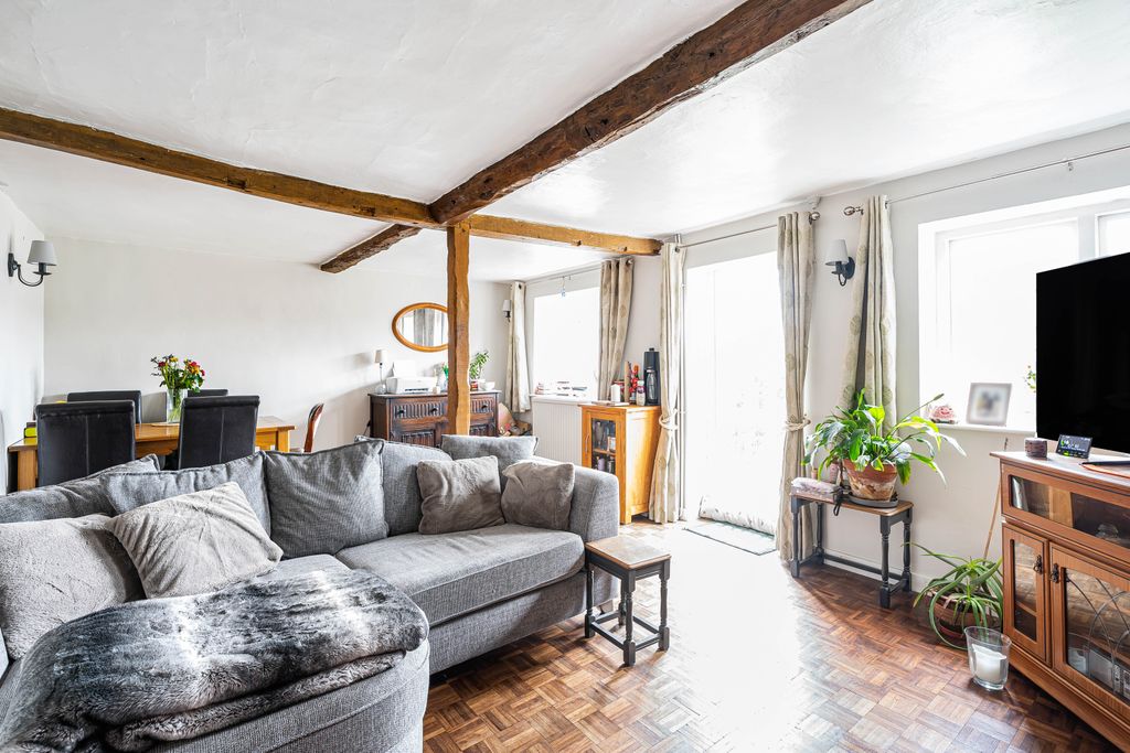 Property photo 2 of 11 Living Room