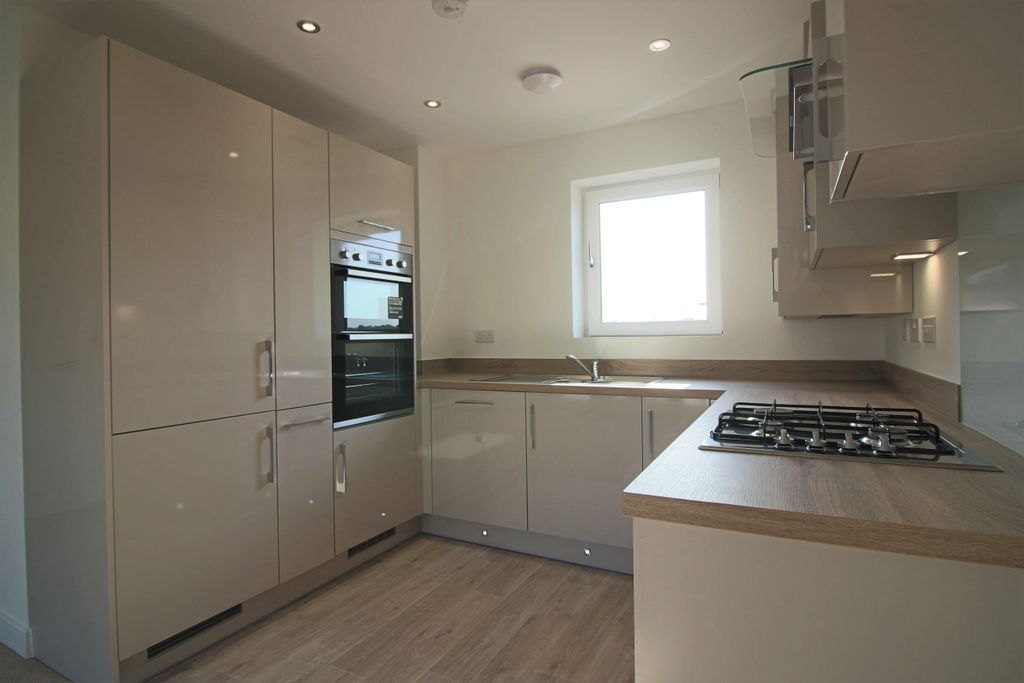 Property photo 3 of 8 85 Cashmere Kitchen