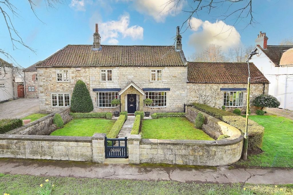 Property photo 1 of 24