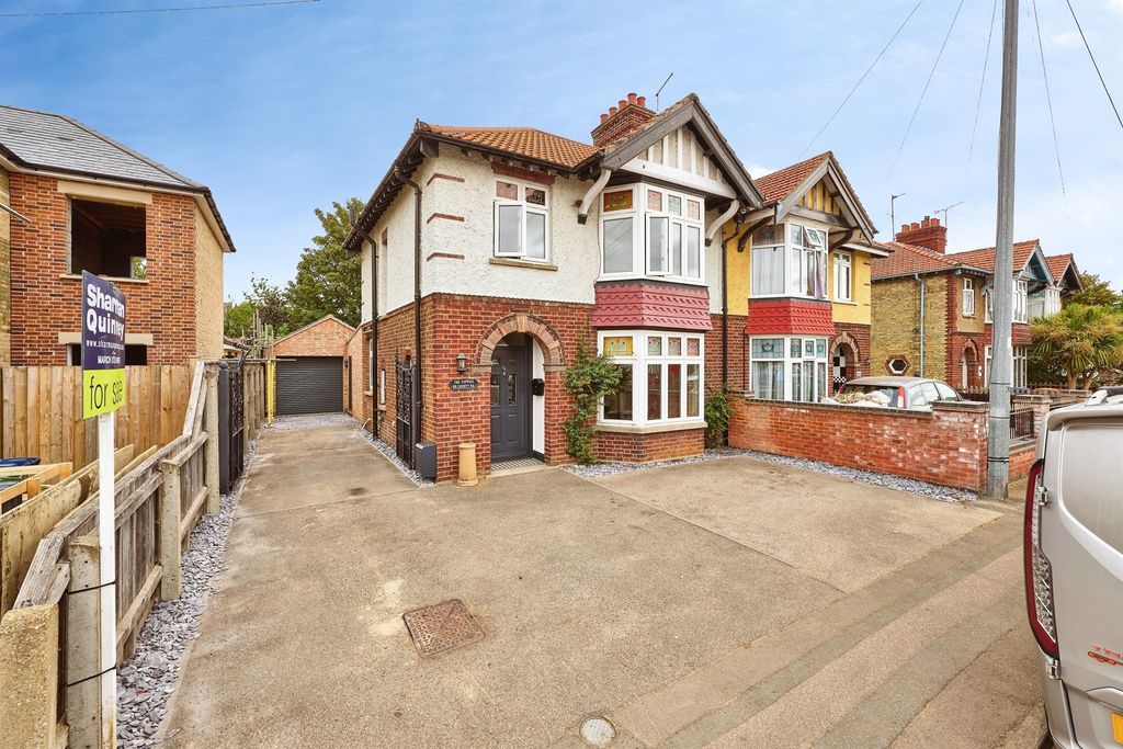 Property photo 1 of 20