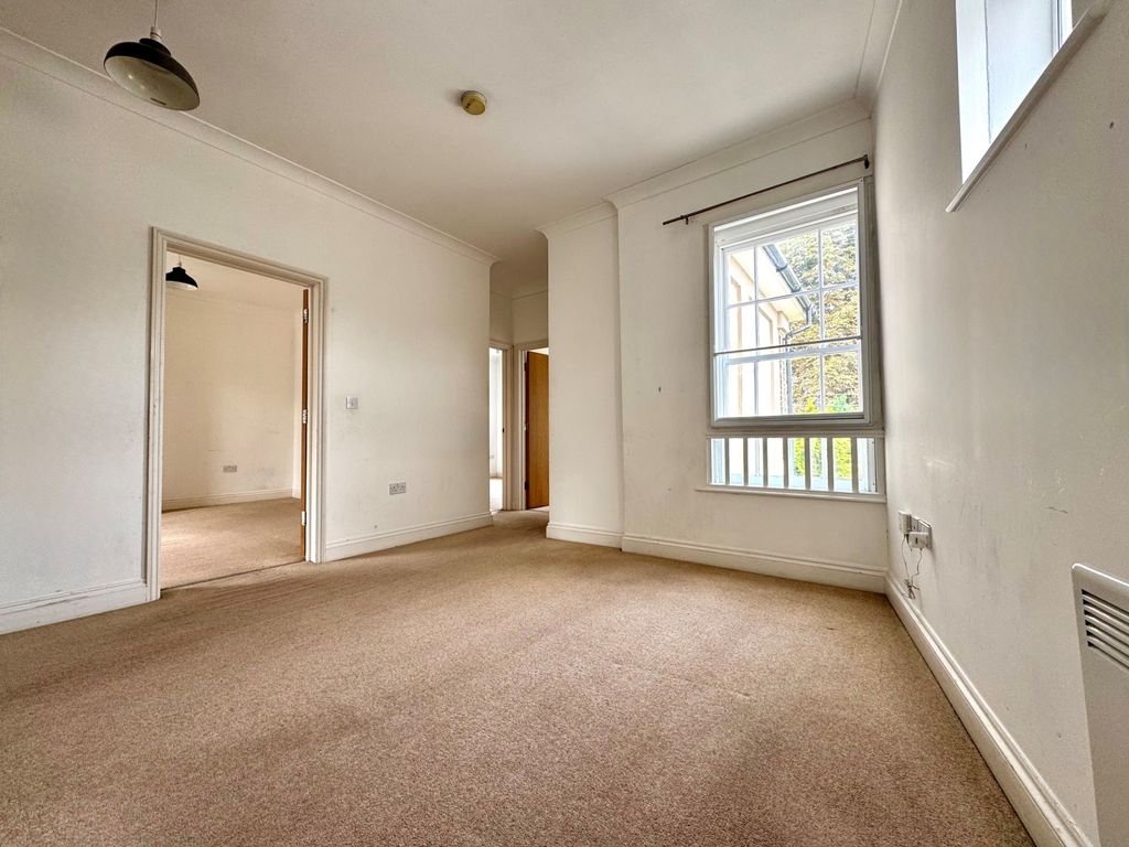Property photo 2 of 13 Gallery