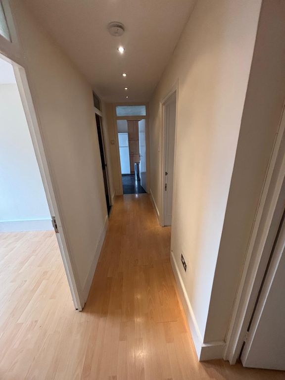Property photo 2 of 23 Flat Entrance Hallway