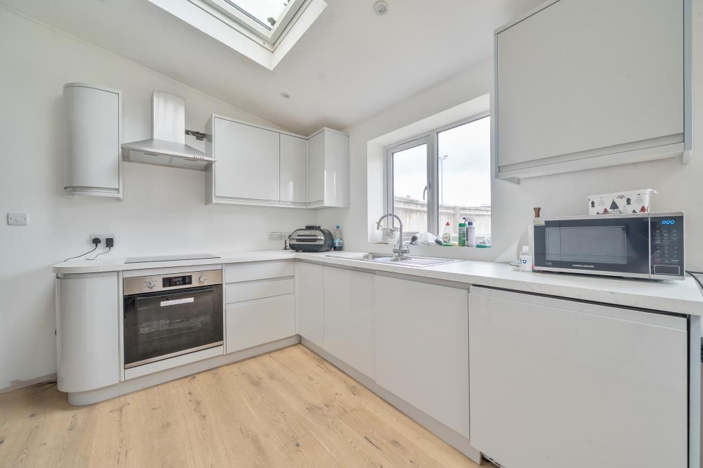 Property photo 3 of 21 Kitchen