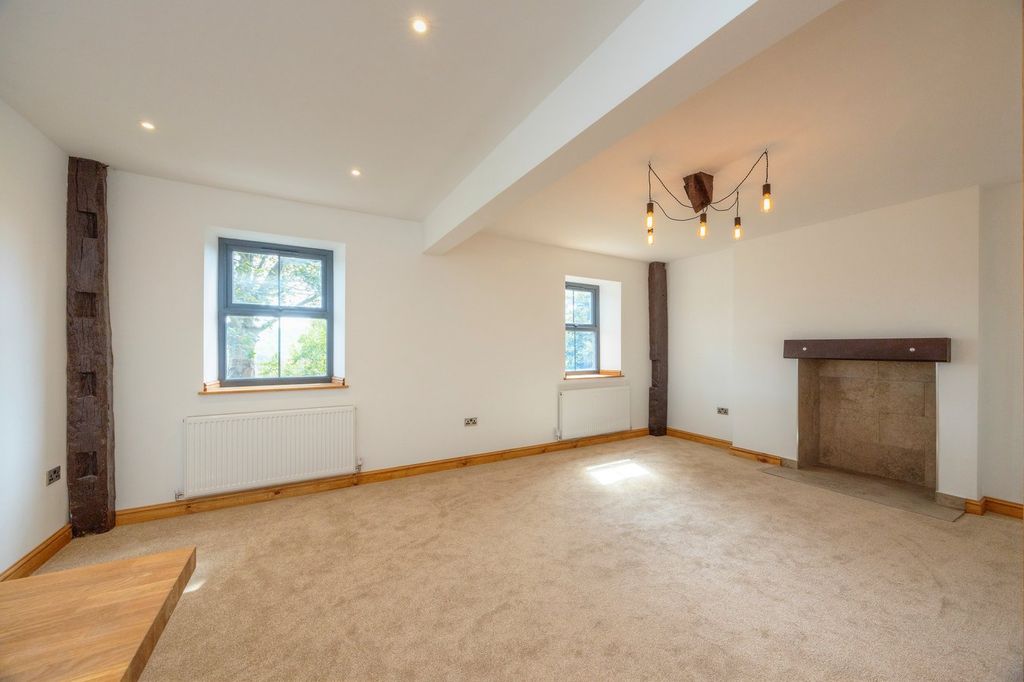Property photo 2 of 30