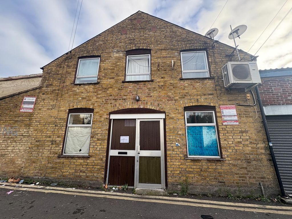 Property photo 2 of 14