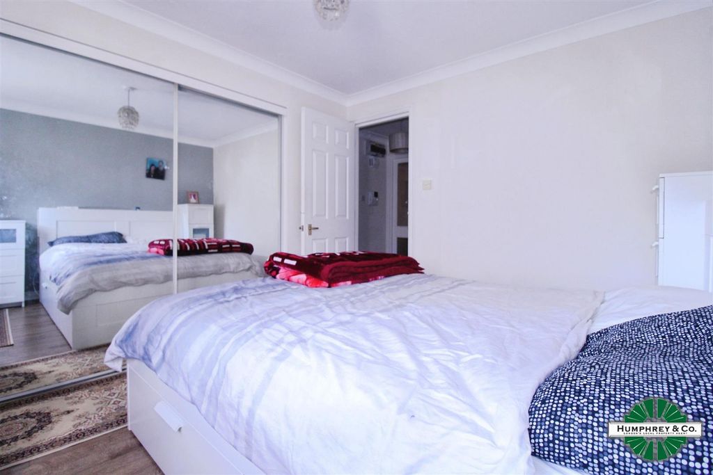 Property photo 2 of 7 Ae7051Ed-Img_0630.Jpg