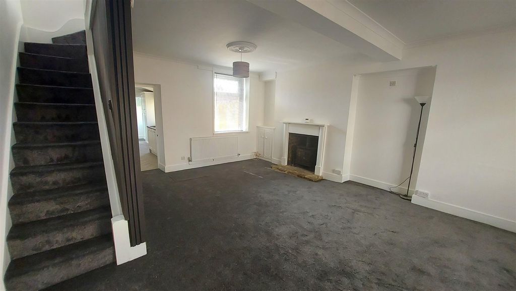 Property photo 2 of 28 Lounge/Diner
