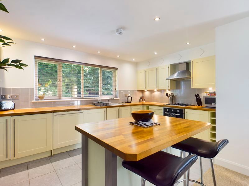 Property photo 3 of 19 Kitchen Area