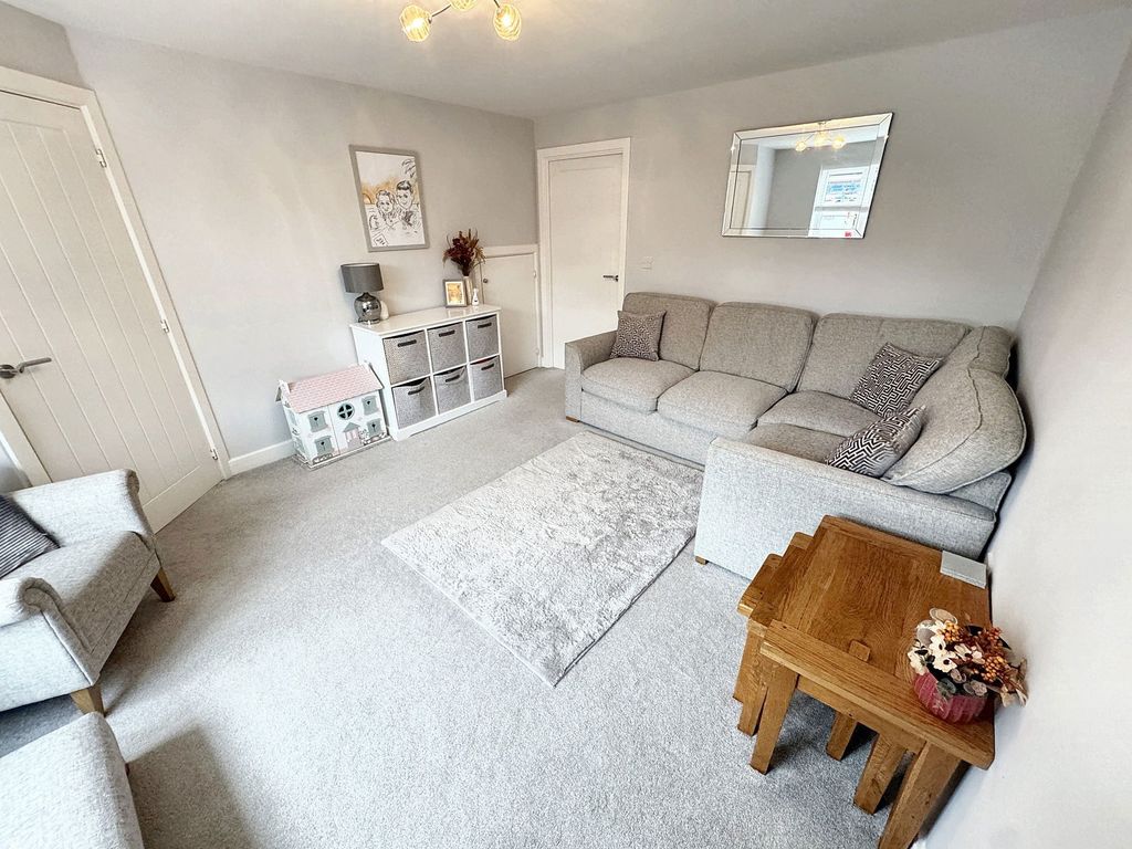 Property photo 3 of 25