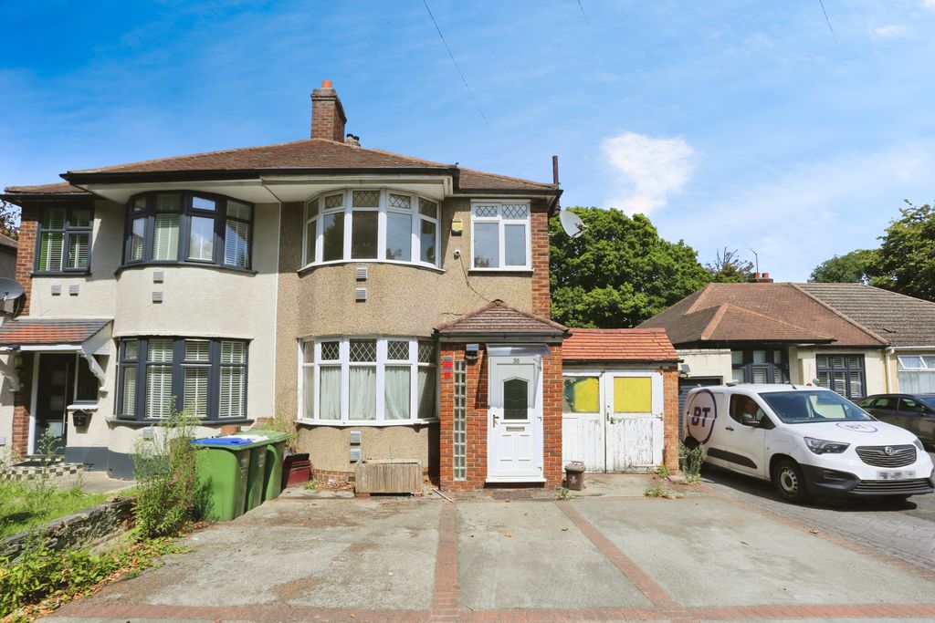 Property photo 1 of 11