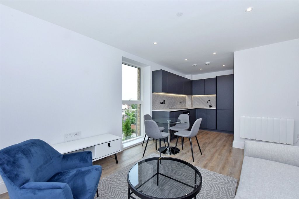 Property photo 1 of 18 Picture No. 04