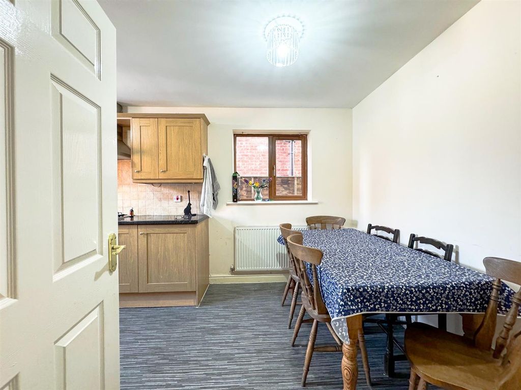 Property photo 3 of 20 Dining.Jpg